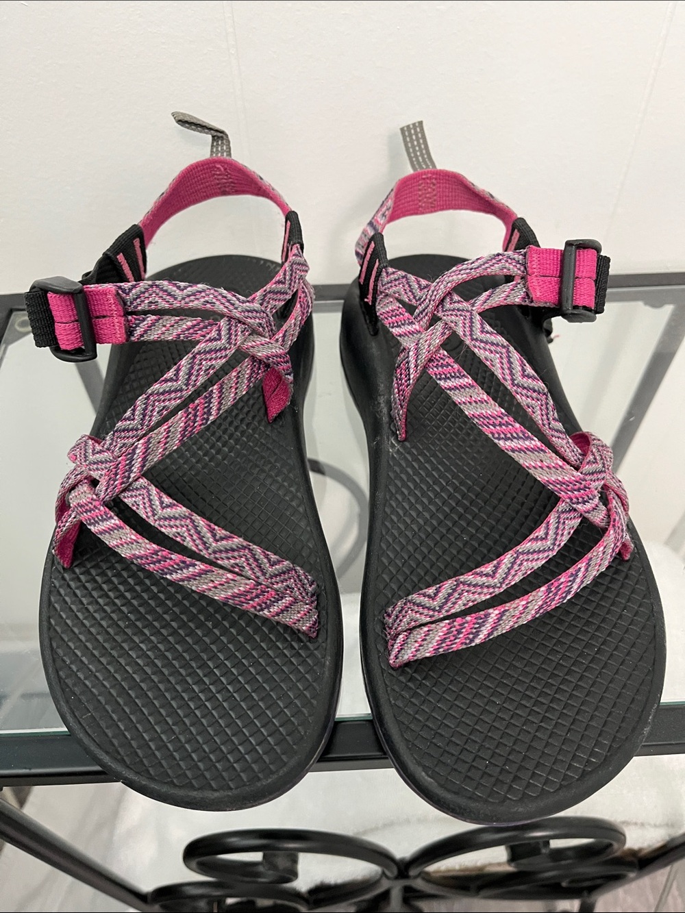 Chaco sandals -Non toe strap style
Size 7 (Note: mis-labeled as a 6)